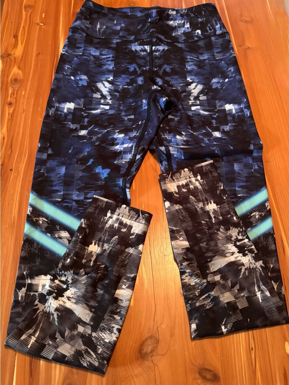 Fila Women's Black, Blue & White Abstract Print Leggings with Aqua Stripes